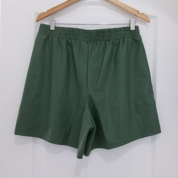 New with tag, Fabletics Vegan Leather Sage Smoke Green High Rise Shorts L Large - Picture 7 of 8